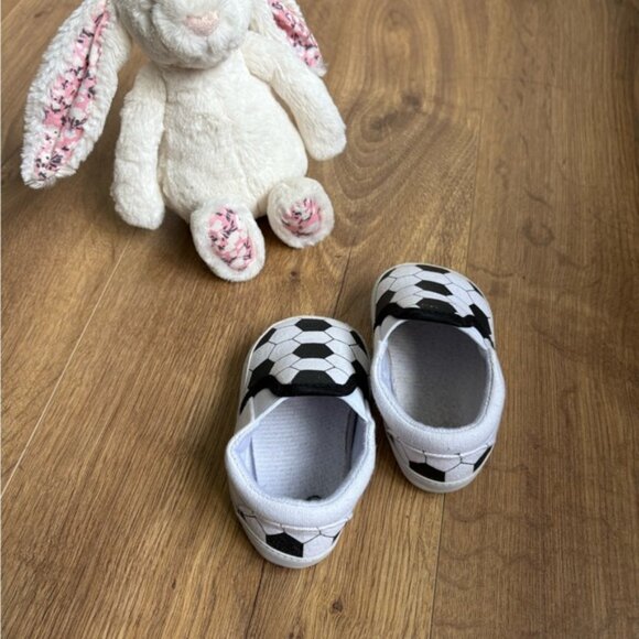 ⚽️Soccer Pattern Kids Slip-On Shoes - Black and White - Picture 4 of 5